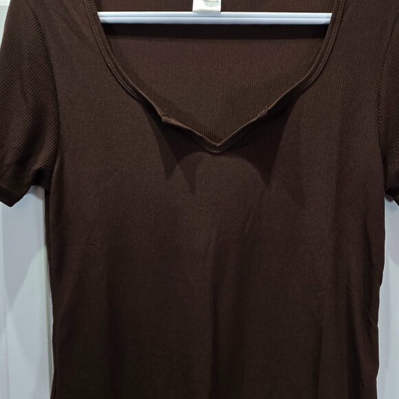 New Women’s Brown Ribbed Casual Top – Size Large - Picture 3 of 5